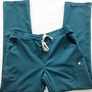 Figs Yola skinny cargo scrub pant